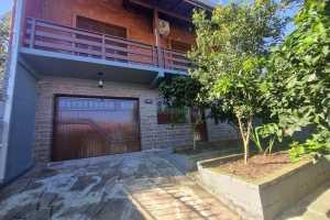 Casa com 366m², 5 dormitórios, 3 vagas, no bairro Desvio Rizzo em Caxias do Sul para Alugar