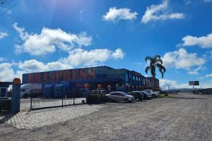 Pavilhão com 1622m², no bairro Santa Fé em Caxias do Sul para Alugar