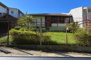 Casa Mobiliada com 90m², 3 dormitórios, 3 vagas, no bairro Desvio Rizzo em Caxias do Sul para Alugar