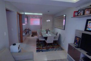 Apartamento com 65m², 2 dormitórios, no bairro Madureira em Caxias do Sul para Comprar