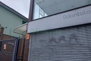 Sala, no bairro São Pelegrino em Caxias do Sul para Alugar ou Comprar