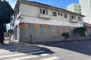Loja com 1800m², no bairro Centro em Caxias do Sul para Alugar