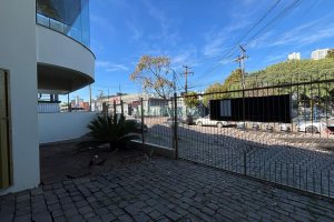 Pavilhão com 450m², no bairro São José em Caxias do Sul para Alugar