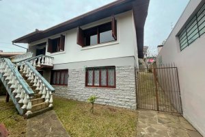 Casa com 175m², 3 dormitórios, 2 vagas, no bairro Jardim América em Caxias do Sul para Comprar
