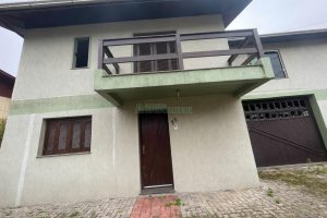 Casa com 180m², 3 dormitórios, 2 vagas, no bairro Jardim América em Caxias do Sul para Comprar