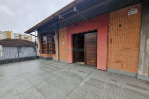 Casa Comercial com 270m², 4 vagas, no bairro Exposição em Caxias do Sul para Alugar