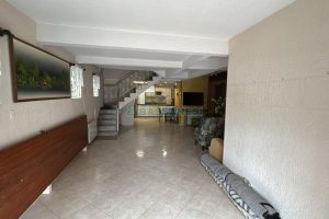Casa com 270m², 2 dormitórios, 2 vagas, no bairro Pio X em Caxias do Sul para Alugar