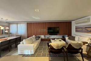 Apartamento com 161m², 3 dormitórios, 3 vagas, no bairro Exposição em Caxias do Sul para Comprar