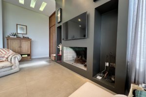 Casa Mobiliada com 332m², 3 dormitórios, 4 vagas, no bairro Linha 40 em Caxias do Sul para Comprar