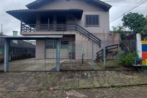 Casa com 216m², 3 dormitórios, 4 vagas, no bairro Nossa Senhora de Fátima em Caxias do Sul para Alugar