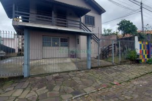 Casa com 216m², 3 dormitórios, 4 vagas, no bairro Nossa Senhora de Fátima em Caxias do Sul para Alugar