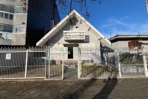 Casa com 430m², 3 dormitórios, 3 vagas, no bairro Jardim América em Caxias do Sul para Alugar