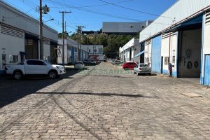 Pavilhão com 300m², no bairro Desvio Rizzo em Caxias do Sul para Alugar
