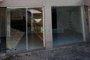 Loja com 220m², no bairro De Lazzer em Caxias do Sul para Alugar