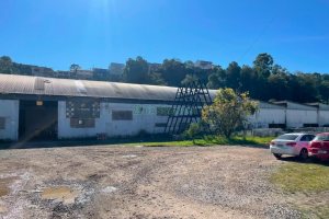 Pavilhão com 6429m², no bairro Nossa Senhora de Fátima em Caxias do Sul para Comprar