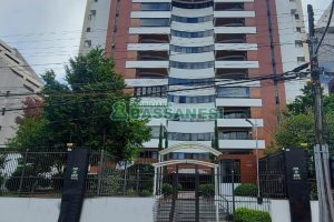 Apartamento com 455m², 3 dormitórios, 4 vagas, no bairro Centro em Caxias do Sul para Comprar