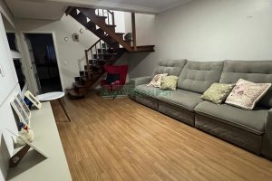 Sobrado com 180m², 3 dormitórios, 4 vagas, no bairro Kayser em Caxias do Sul para Alugar