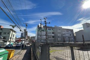 Terreno com 1166m², 1 vaga, no bairro Panazzolo em Caxias do Sul para Alugar