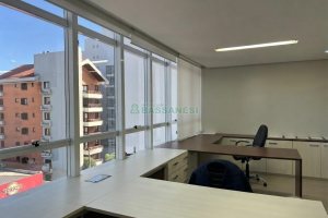 Sala com 60m², 1 vaga, no bairro Panazzolo em Caxias do Sul para Alugar