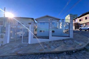 Casa com 80m², 2 dormitórios, no bairro Rio Branco em Caxias do Sul para Alugar