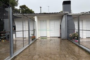 Casa com 52m², 2 dormitórios, 2 vagas, no bairro Ana Rech em Caxias do Sul para Alugar