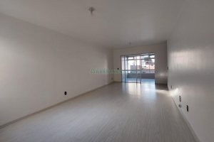Apartamento com 115m², 3 dormitórios, 1 vaga, no bairro Medianeira em Caxias do Sul para Alugar