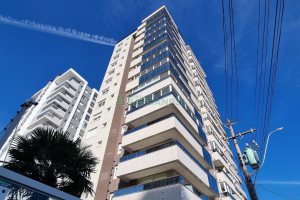 Apartamento com 168m², 3 dormitórios, 3 vagas, no bairro Universitário em Caxias do Sul para Comprar