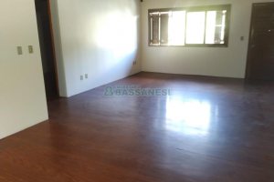 Casa com 216m², 3 dormitórios, 3 vagas, no bairro Cristo Redentor em Caxias do Sul para Comprar