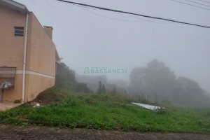 Terreno com 360m², no bairro São Caetano em Caxias do Sul para Comprar