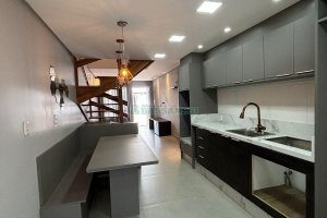 Sobrado Mobiliado com 85m², 2 dormitórios, 2 vagas, no bairro São Luiz em Caxias do Sul para Alugar