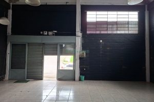 Pavilhão com 240m², no bairro De Zorzi em Caxias do Sul para Alugar