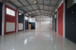 Pavilhão com 240m², no bairro De Zorzi em Caxias do Sul para Alugar