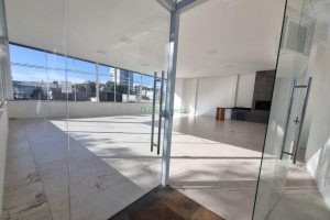 Casa com 377m², 4 dormitórios, 5 vagas, no bairro Bela Vista em Caxias do Sul para Alugar ou Comprar