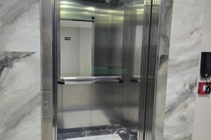 Apto Mobiliado com 112m², 2 dormitórios, 1 vaga, no bairro Lourdes em Caxias do Sul para Alugar