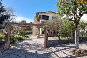 Casa com 120m², 3 dormitórios, 1 vaga, no bairro Cruzeiro em Caxias do Sul para Alugar