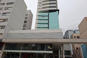 Apto Mobiliado com 47m², 1 dormitório, no bairro Lourdes em Caxias do Sul para Alugar