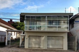 Casa Mobiliada com 120m², 3 dormitórios, 2 vagas, no bairro Santa Catarina em Caxias do Sul para Alugar