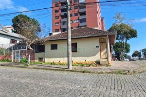 Casa com 76m², 3 dormitórios, 1 vaga, no bairro Marechal Floriano em Caxias do Sul para Comprar