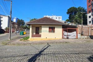 Casa com 76m², 3 dormitórios, 1 vaga, no bairro Marechal Floriano em Caxias do Sul para Comprar