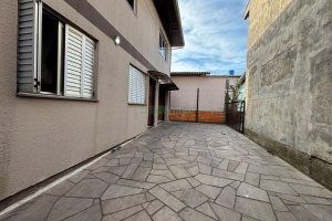Casa com 82m², 3 dormitórios, 3 vagas, no bairro Serrano em Caxias do Sul para Alugar