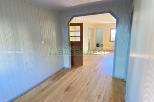 Casa com 100m², 2 dormitórios, 1 vaga, no bairro Medianeira em Caxias do Sul para Comprar