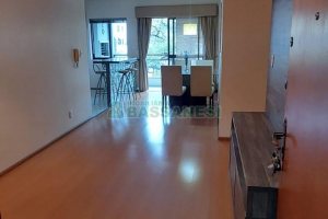 Apartamento com 106m², 3 dormitórios, 1 vaga, no bairro Centro em Caxias do Sul para Alugar