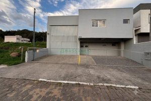 Pavilhão com 344m², no bairro Ana Rech em Caxias do Sul para Alugar