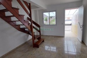 Sobrado com 60m², 2 dormitórios, 2 vagas, no bairro Cidade Nova em Caxias do Sul para Alugar