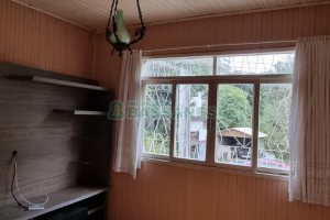 Casa com 100m², 3 dormitórios, 1 vaga, no bairro Panazzolo em Caxias do Sul para Comprar
