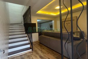 Sobrado Mobiliado com 105m², 2 dormitórios, 2 vagas, no bairro Santa Catarina em Caxias do Sul para Alugar