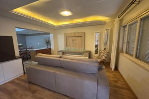 Sobrado Mobiliado com 105m², 2 dormitórios, 2 vagas, no bairro Santa Catarina em Caxias do Sul para Alugar