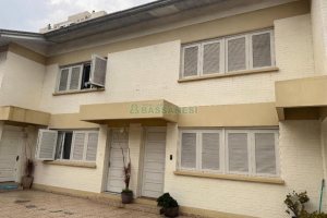 Sobrado Mobiliado com 105m², 2 dormitórios, 2 vagas, no bairro Santa Catarina em Caxias do Sul para Alugar