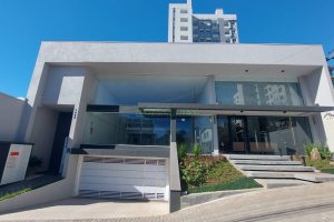 Apto Mobiliado com 45m², 1 dormitório, 1 vaga, no bairro Lourdes em Caxias do Sul para Alugar