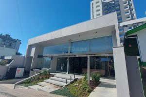 Apto Mobiliado com 45m², 1 dormitório, 1 vaga, no bairro Lourdes em Caxias do Sul para Alugar